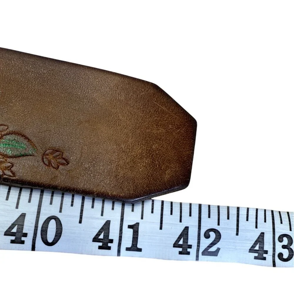 Vintage Embossed Brown Leather Belt With Wagon Wheel Metal Buckle Floral Design - Picture 7 of 8
